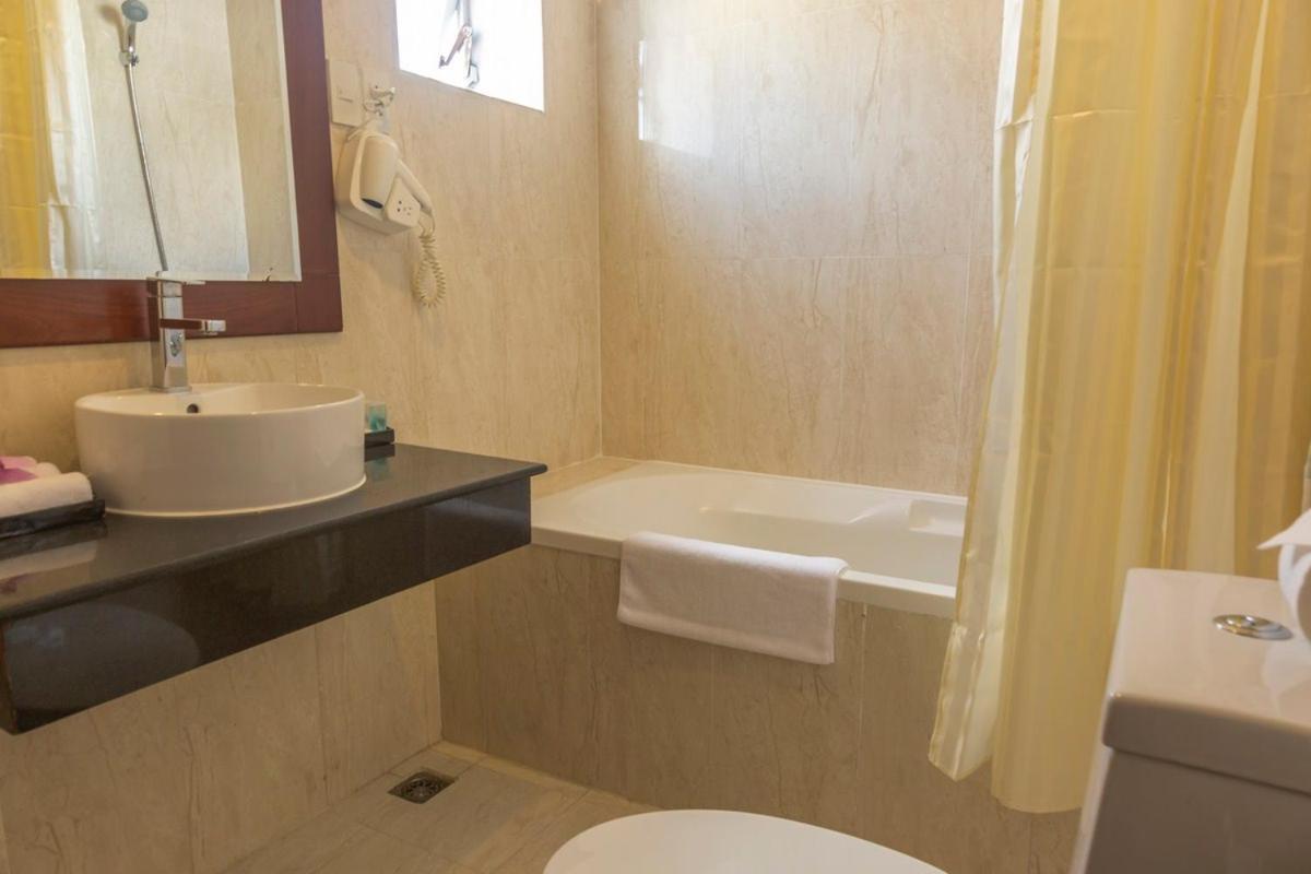 Park View Saigon Hotel Хошимин Екстериор снимка